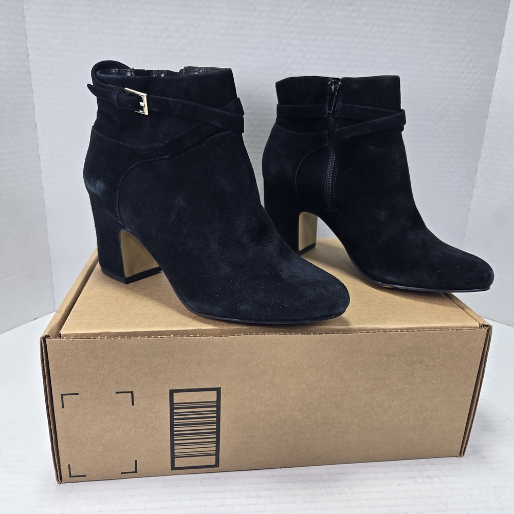Bella Vita Arlette Black Suede Chelsea Ankle Booties Block Heel Boots Size 8.5